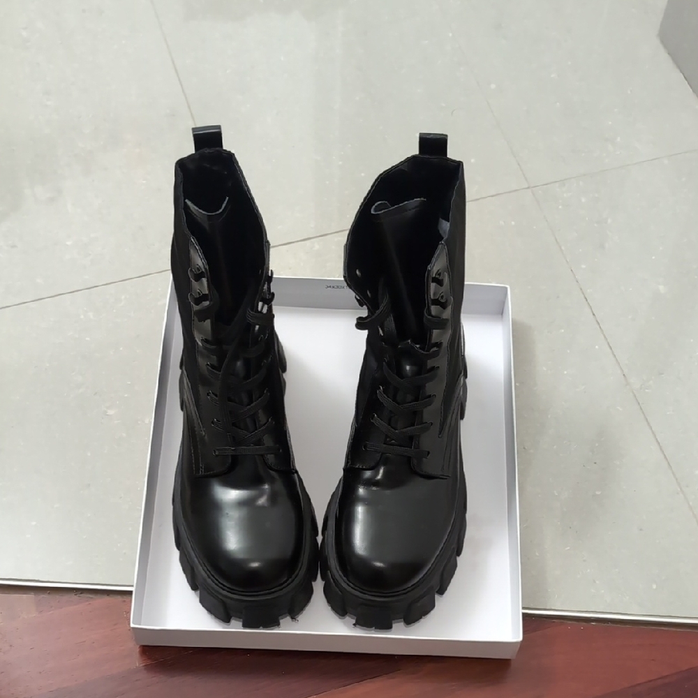 Marc Fisher Black Lace-Up Combat Boots